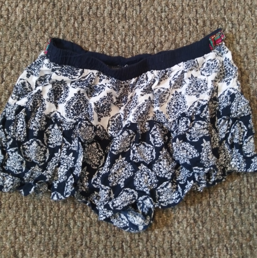 Shorts - Picture 2 of 2